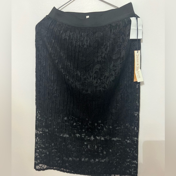 Exquisite women's net skirt from Nordstrom Rack. - Picture 5 of 5